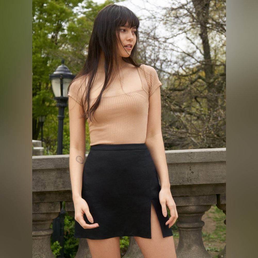 NWOT Reformation Baker Skirt Black Linen